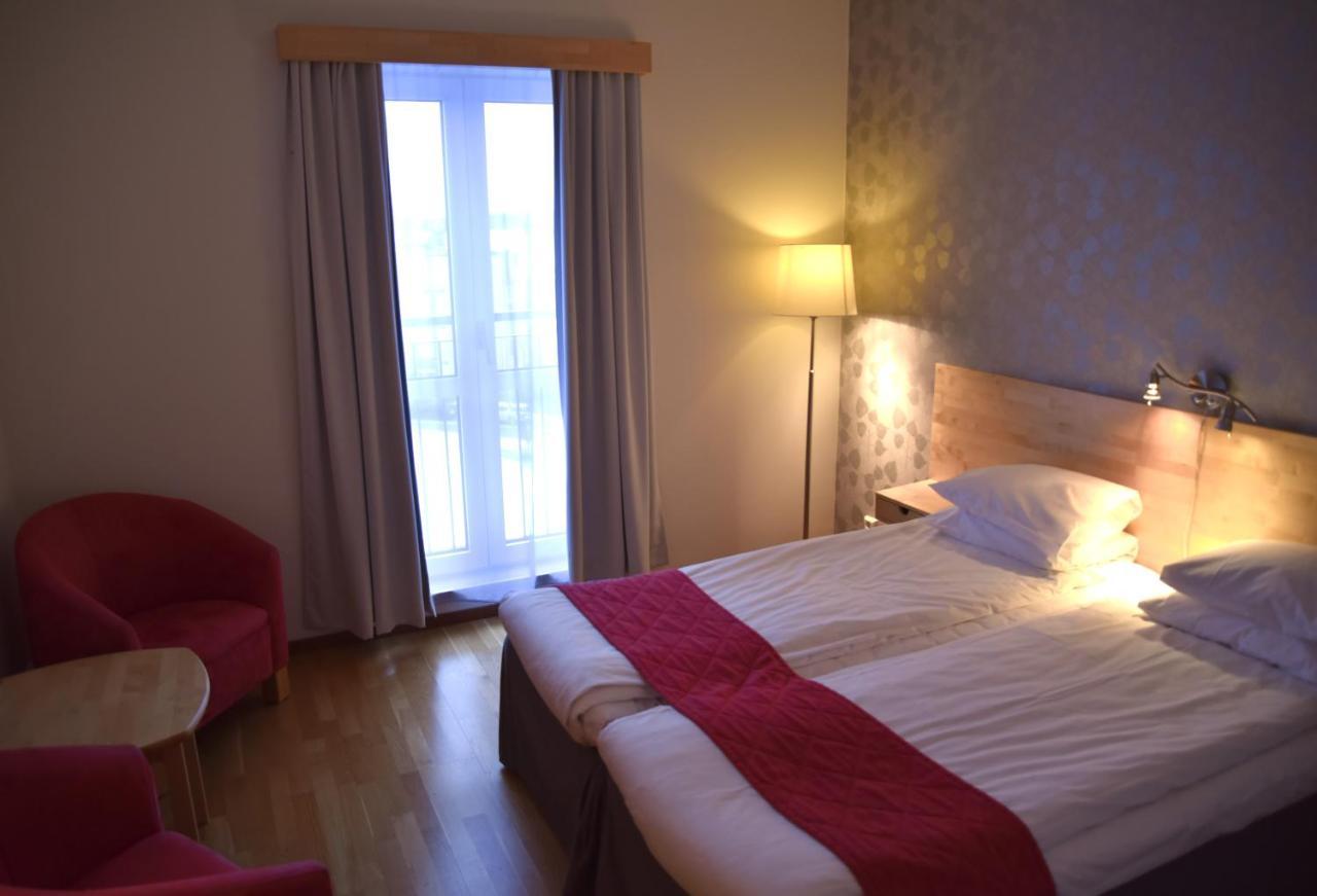 Hotell Arjaeng Ngoại thất bức ảnh