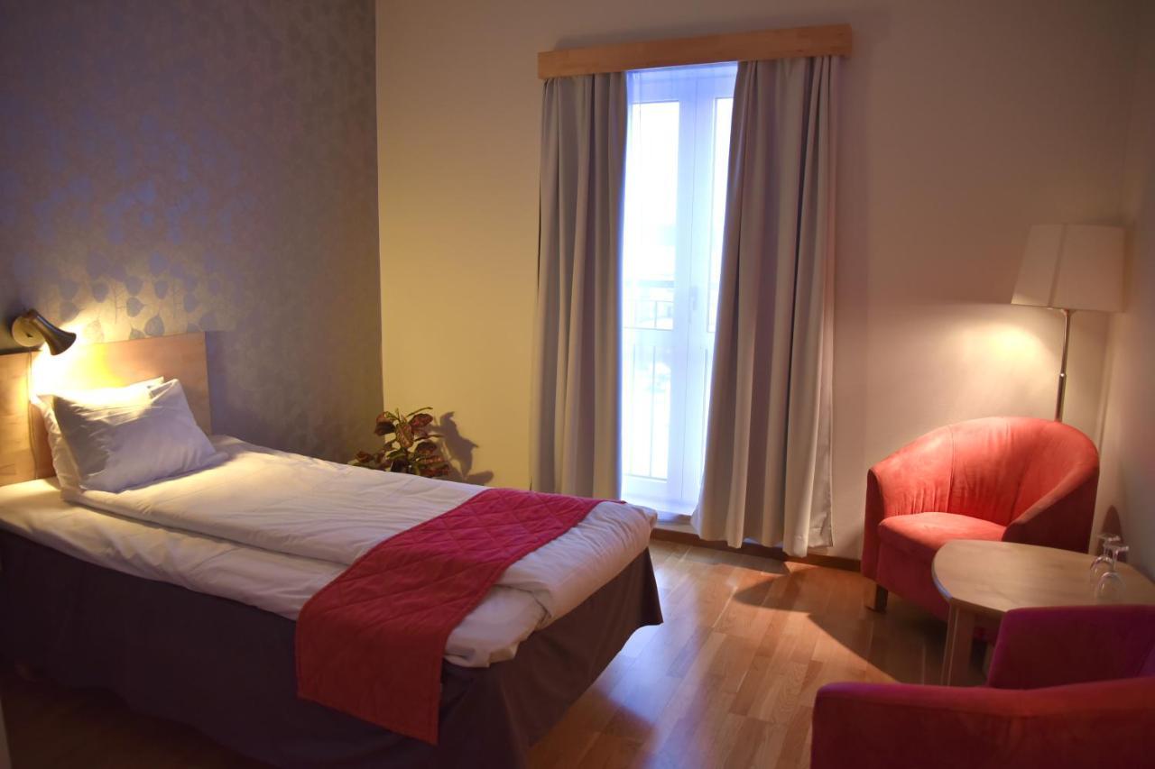 Hotell Arjaeng Ngoại thất bức ảnh
